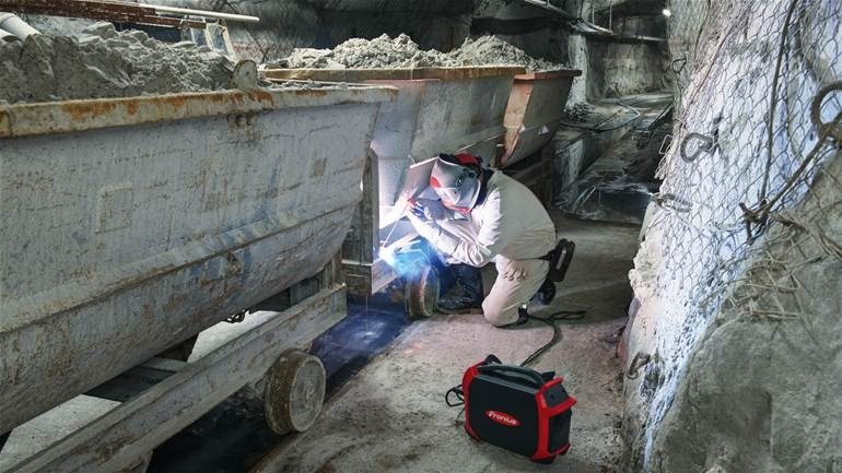 Fronius AccuPocket doing welding